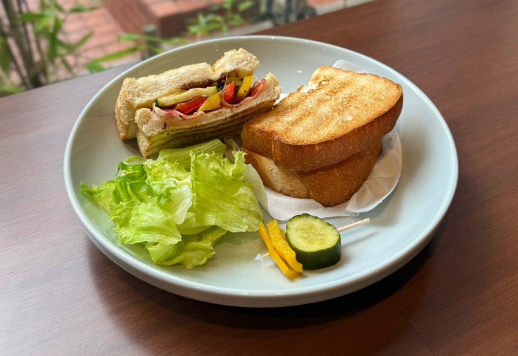 たっぷり野菜のホットサンド