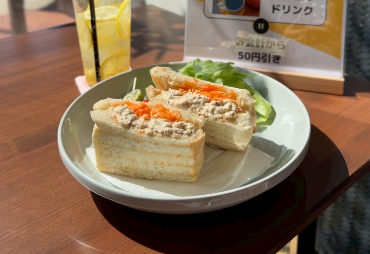 ツナとにんじんのホットサンド